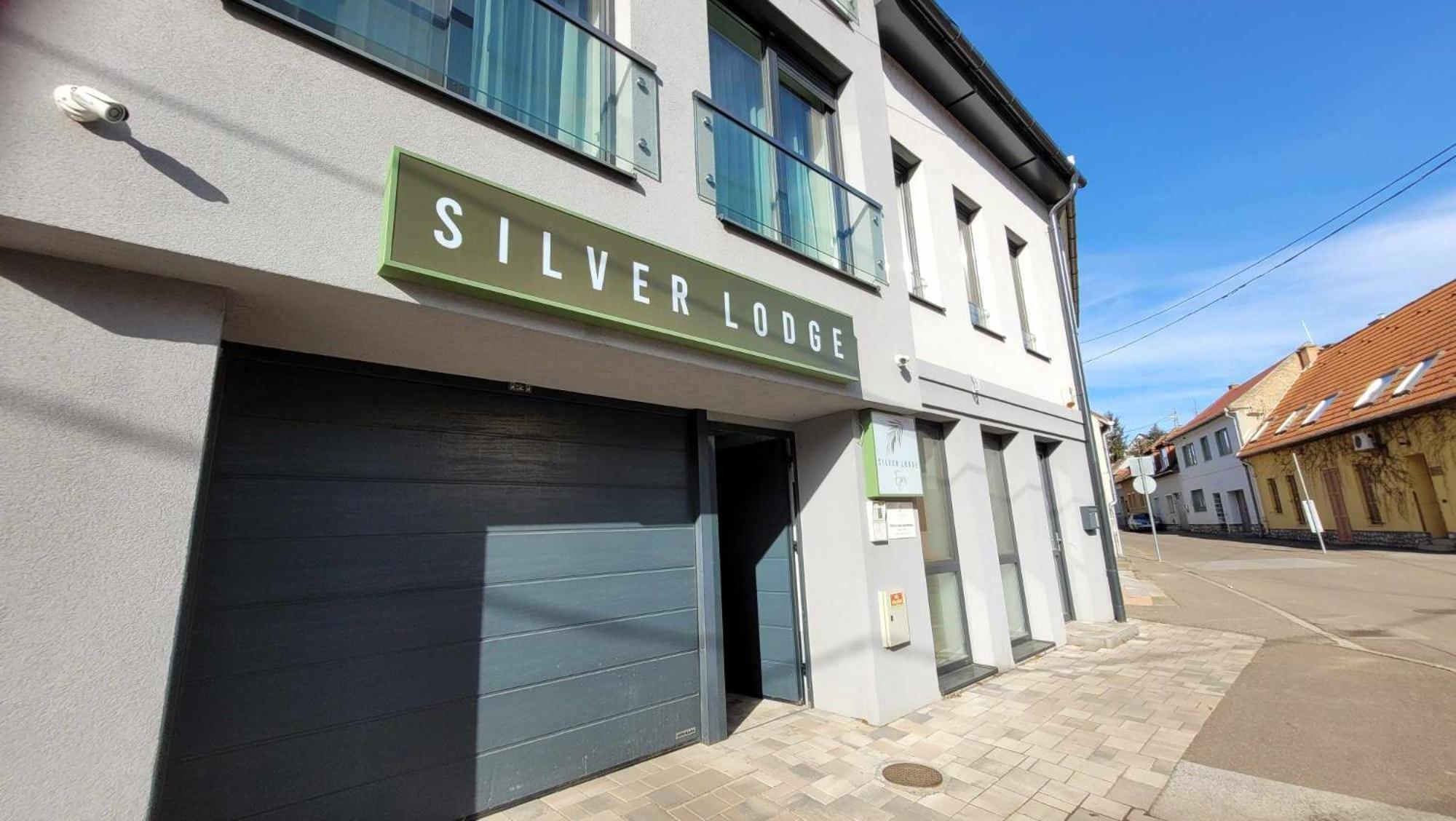 Silver Lodge Apartments Eger Exterior photo