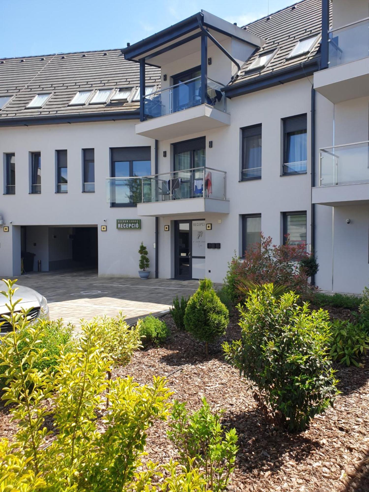 Silver Lodge Apartments Eger Exterior photo
